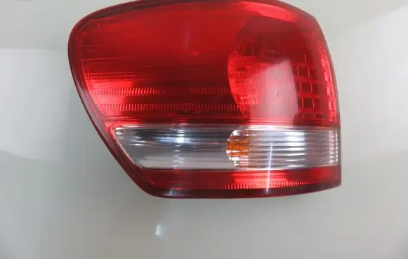 Toyota Avensis T220 Rear/tail lights
