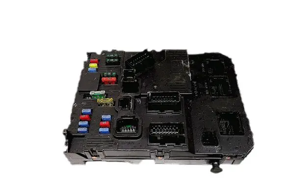 Citroen C3 Fuse module 9657999680
