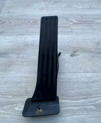 BMW X1 E84 Accelerator throttle pedal 6860784 35426860784