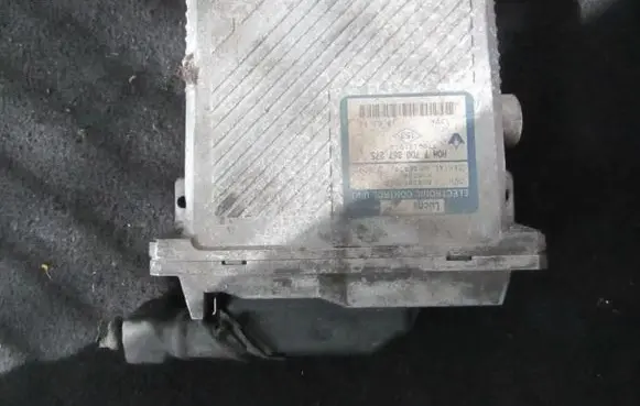 Renault Megane I Engine control unit/module HOM7700867275 7700101912