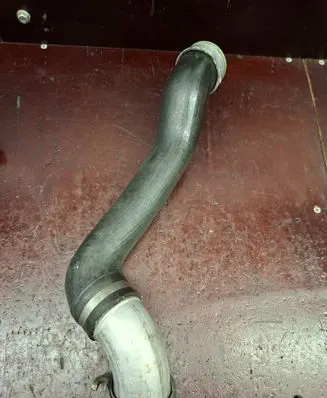 Intercooler hose/pipe