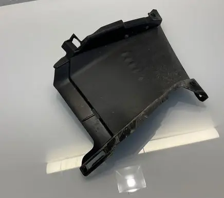 BMW X3 G01 Intercooler air channel guide 8081203 460088804 8V123009