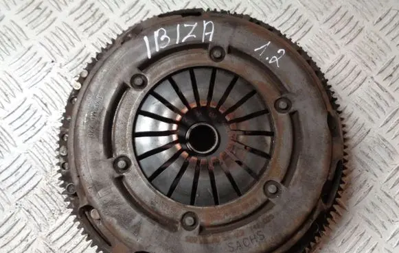 Seat Ibiza IV (6J,6P) Clutch set kit 030105271D