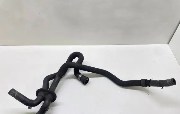Audi A4 S4 B7 8E 8H Engine coolant pipe/hose 8E0819699A