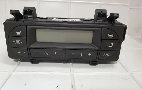 Citroen C3 Climate control unit 96588239XT