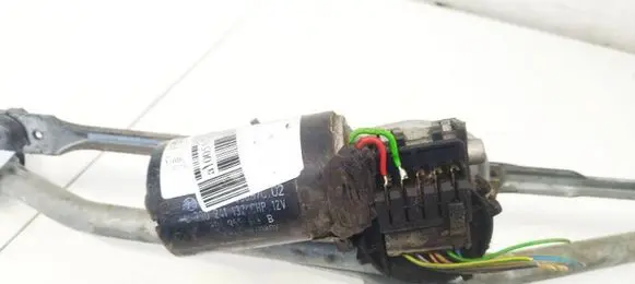 Audi A4 S4 B5 8D Wiper motor 0390241132