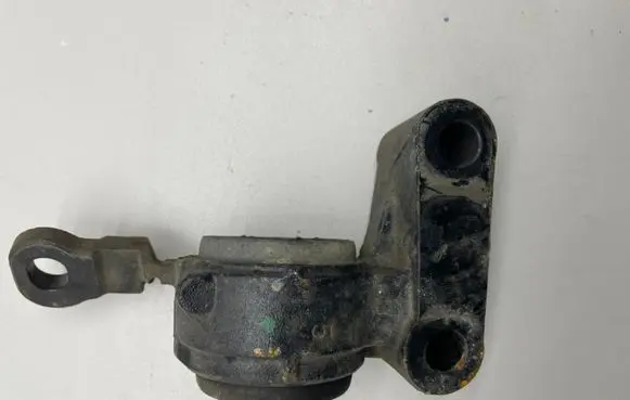 Mini One - Cooper R56 Front wishbone bush 6772235