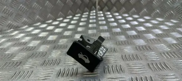 Honda CR-V Engine bonnet (hood) release handle