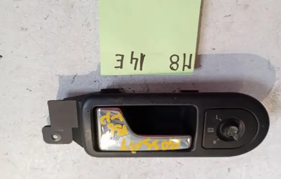 Volkswagen PASSAT B5 Front door interior handle