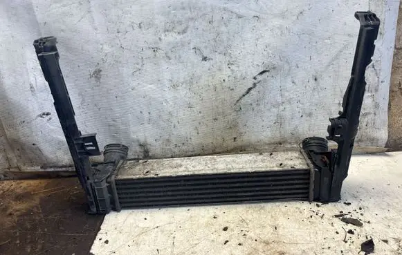 BMW 3 E90 E91 Intercooler radiator 