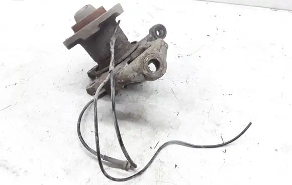 Volkswagen II LT Front wheel hub spindle knuckle