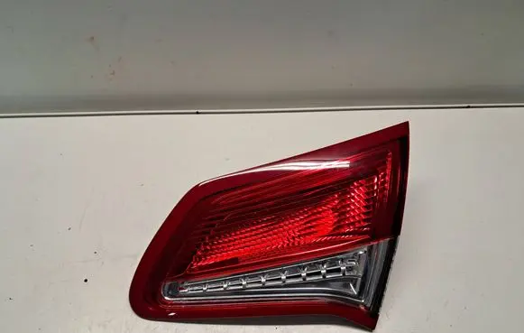 Tailgate rear/tail lights