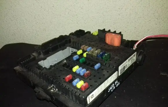 Volvo S60 Fuse module 12217799 8676391