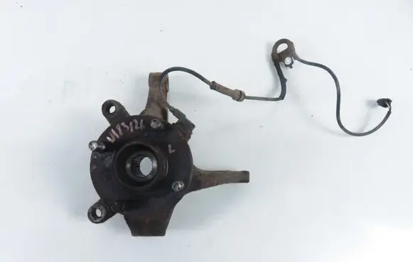 Suzuki Swift I Front wheel hub spindle knuckle 