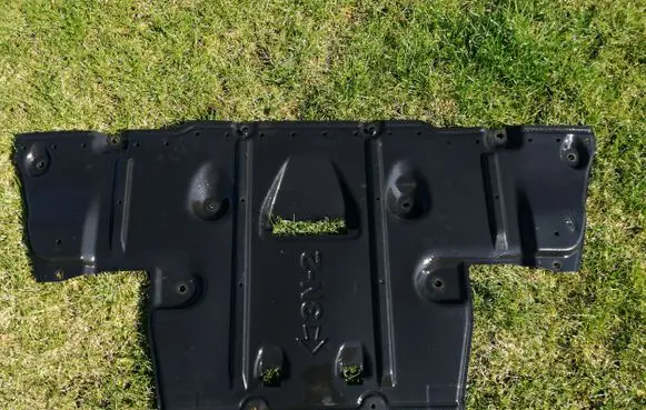Nissan Leaf I (ZE0) Front underbody cover/under tray 748113NA0A