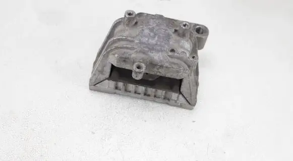 Volkswagen PASSAT B7 Engine mount bracket 1K0199262DA 1K0199262