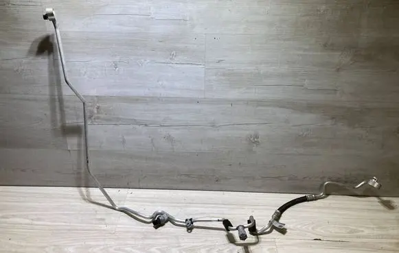 BMW X2 F39 Air conditioning (A/C) pipe/hose 6832951