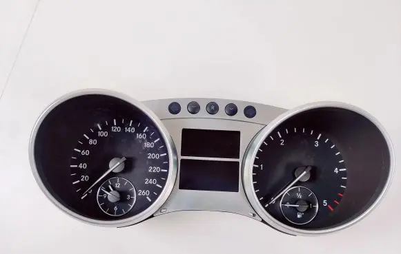 Mercedes-Benz ML W164 Speedometer (instrument cluster) A2514405847