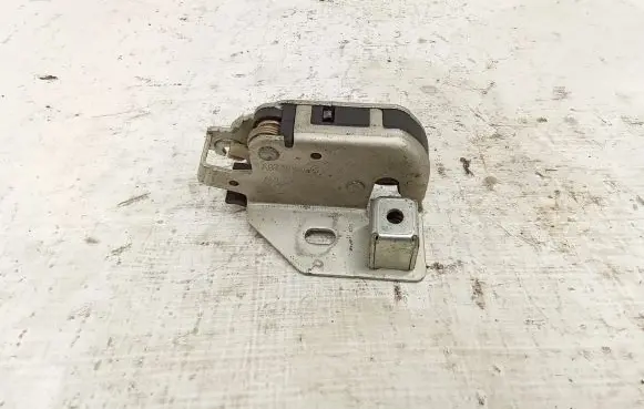 Loading door lock