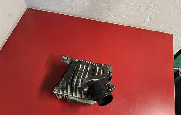 Air filter box