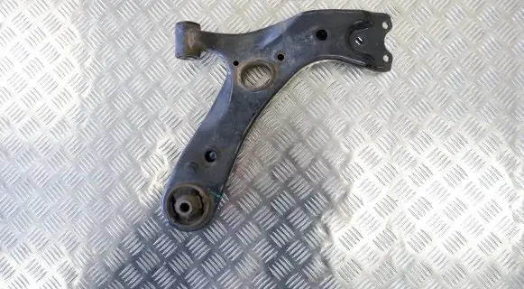 Toyota Avensis T270 Front lower control arm/wishbone 4806805080