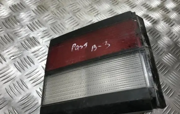 Volkswagen PASSAT B3 Tailgate rear/tail lights 333945108