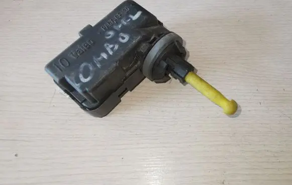Opel Corsa C Headlight level adjustment motor 24405672