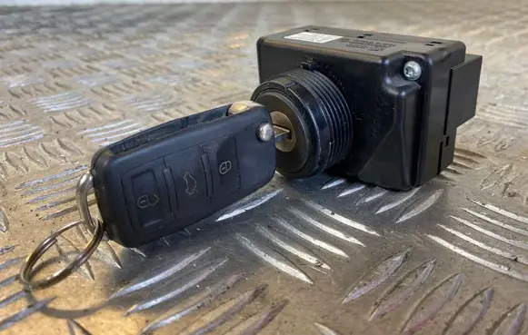 Audi A8 S8 D3 4E Ignition lock 3D0905865C 9331221932270501 33300101