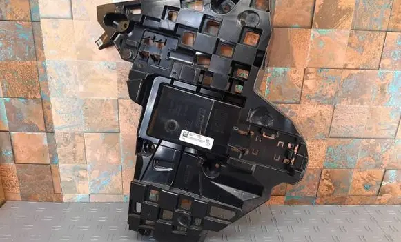 BMW X5 G05 Fender mounting bracket 8085645 51128085645