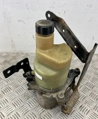 Volvo V50 Power steering pump 1040085