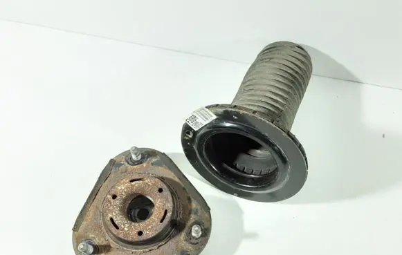 Toyota Prius (XW30) Front upper strut mount F306R Y3286 110110