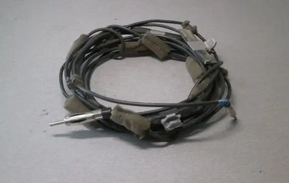 Hyundai Tucson JM Sound system wiring loom 