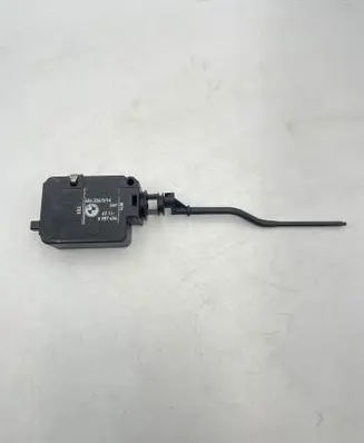 BMW X3 E83 Fuel tank cap lock 6987634 67116987634