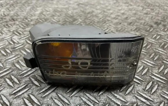 Toyota RAV 4 (XA20) Front indicator light