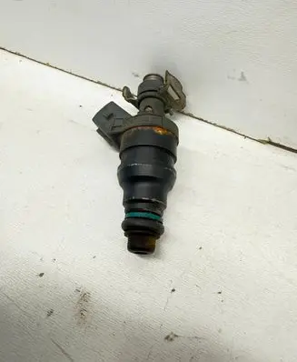 Mercedes-Benz E W124 Fuel injector A0000787323 0000787323 BOSCH