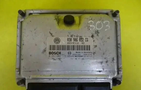 Volkswagen Polo III 6N 6N2 6NF Engine control unit/module 030906032CG 0261207178