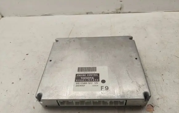 Toyota Corolla Verso AR10 Engine control unit/module 896610F090 MB1758007612