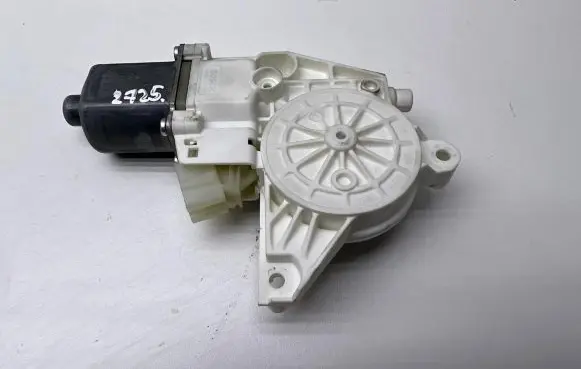 Mercedes-Benz C W204 Front door window regulator motor A2048200142 971219100
