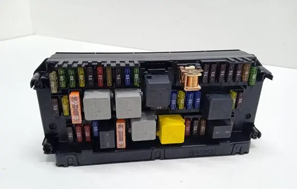 Mercedes-Benz E W212 Fuse module A2129004025 A2129027408 A2129011107