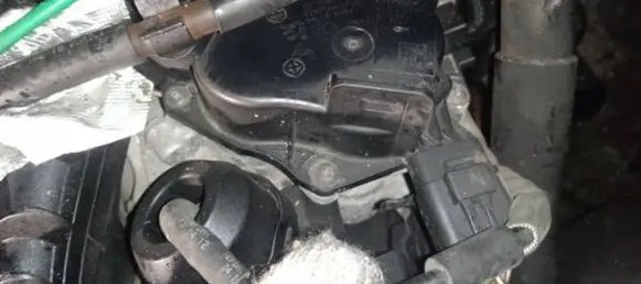 Ford Grand C-MAX EGR valve 30725855 V29012928AVOL