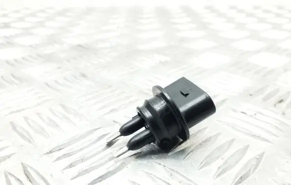 Audi A4 S4 B8 8K Windshield washer fluid level sensor 7M0919376