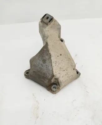 Audi A6 S6 C5 4B Engine mounting bracket 8D0199307G