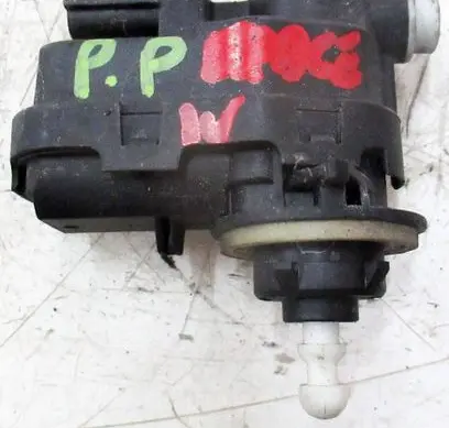 Renault Espace IV Headlight level adjustment motor 8200402521E