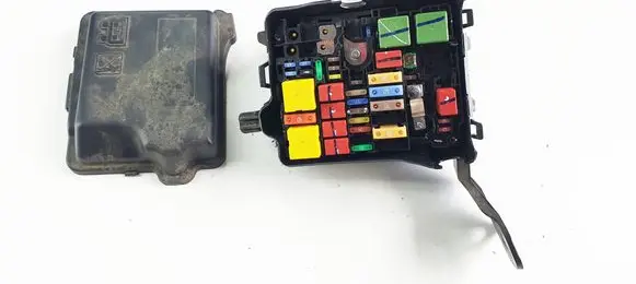 Peugeot 2008 I Fuse box set