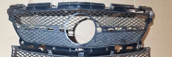 Mercedes-Benz SLK R172 Front bumper upper radiator grill