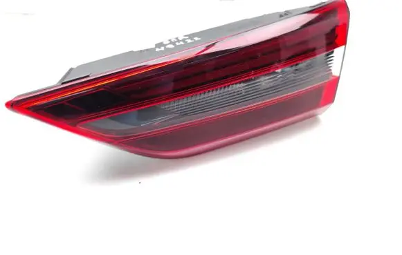 Tailgate rear/tail lights