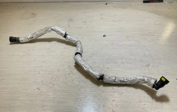 Volvo XC40 Electric car engine cooling hoses/pipes 