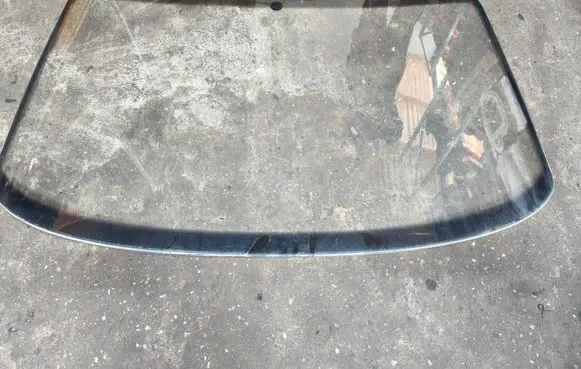 Volkswagen Transporter - Caravelle T4 Front windscreen/windshield window 
