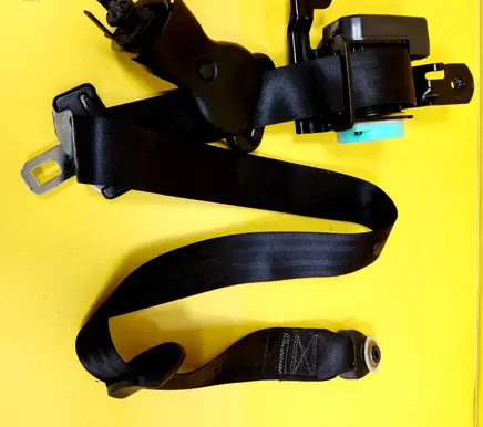 Chrysler Voyager Rear seatbelt 4680221
