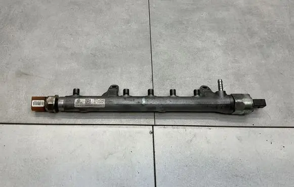 Volkswagen Golf VI Fuel main line pipe 03L130764A 03L130089B